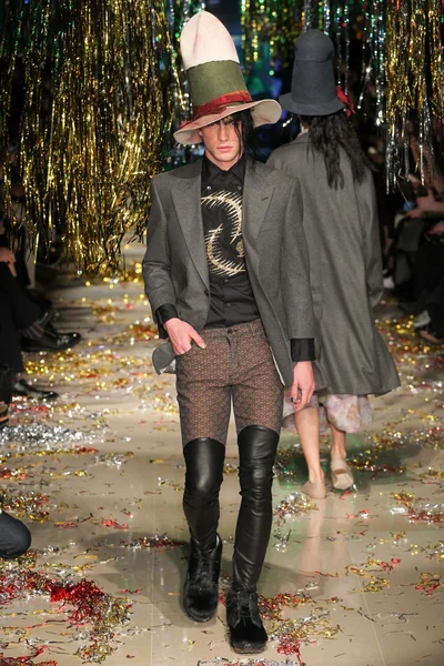 Look 37